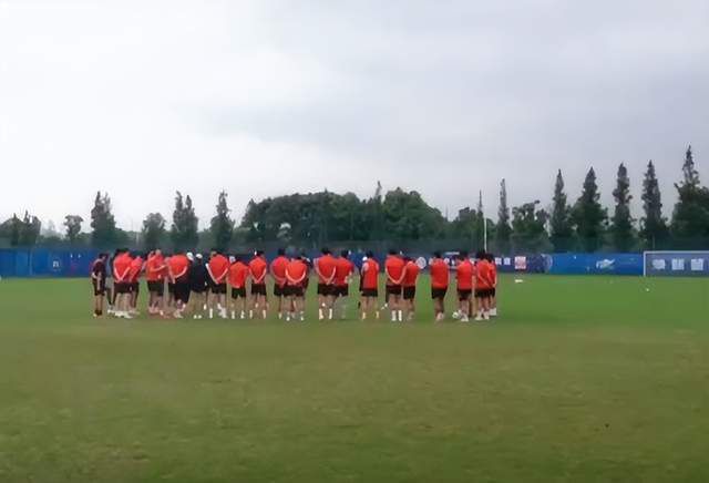 隐居师傅进城了