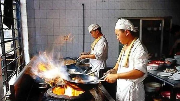 诱抱：床战